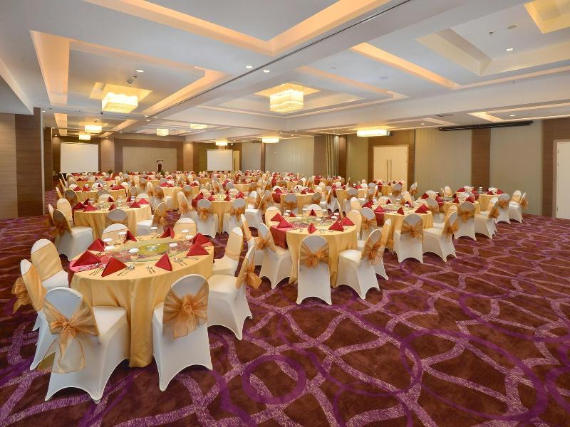Platinum Adisucipto Hotel & Conference Center image