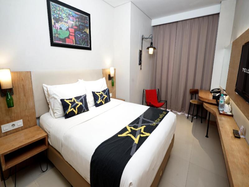 Yellow Star Gejayan image