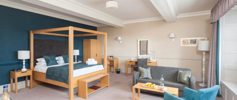 The George Hotel image