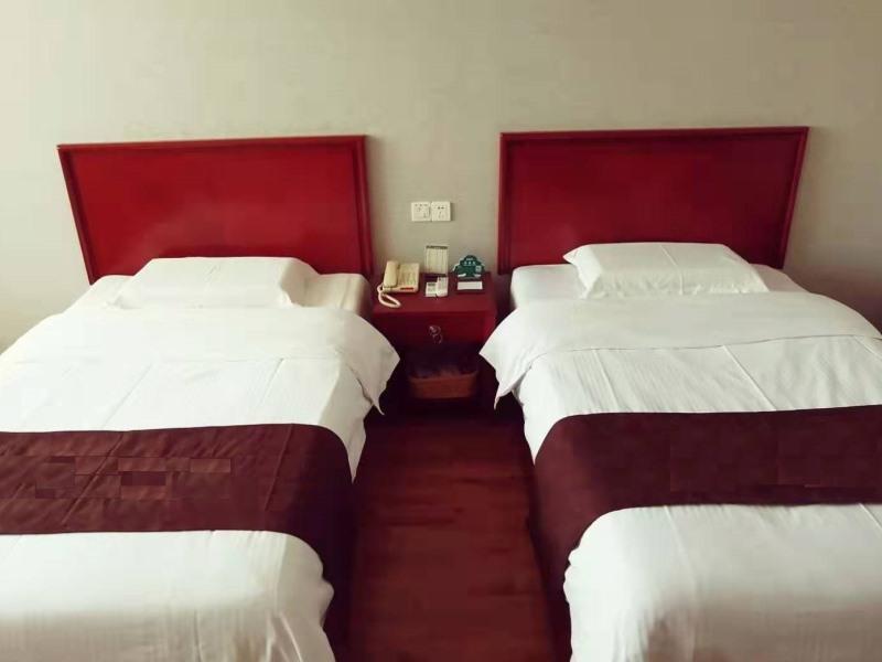 TWIN ROOM WITHOUT WINDOW