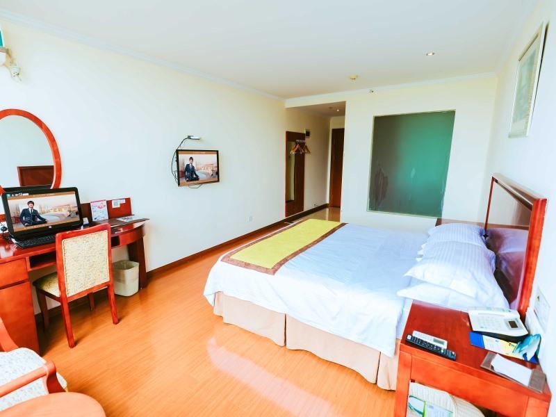 Bed room