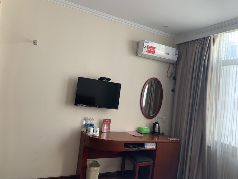 Bed room