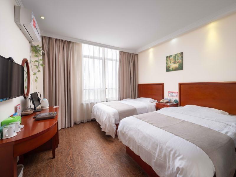 Bed room