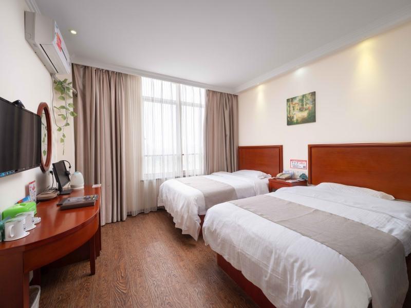 Bed room