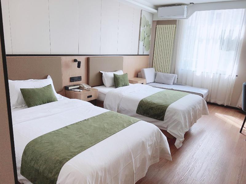 GreenTree Inn Beijing Yanqing Gaota Rd Express image