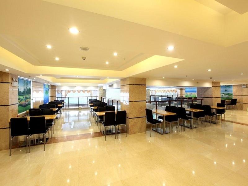 GreenTree Inn YaLongWan YingBin Ave JiYang image