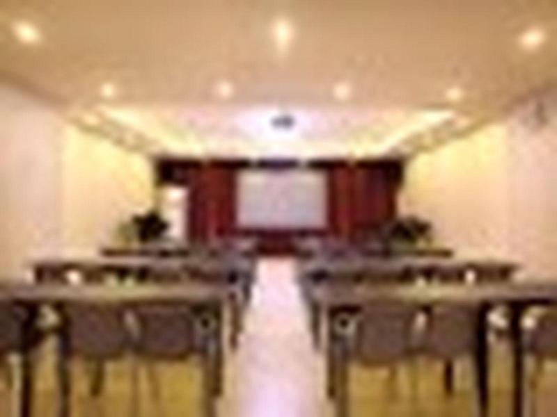 GreenTree Inn YaLongWan YingBin Ave JiYang image