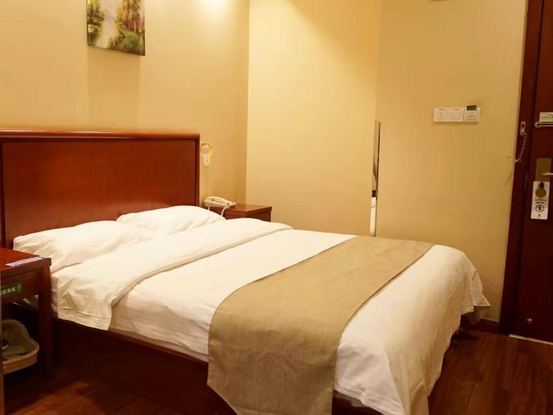 Bed room