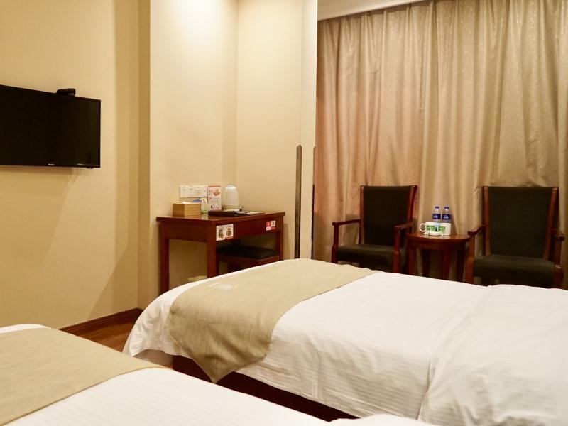 Bed room
