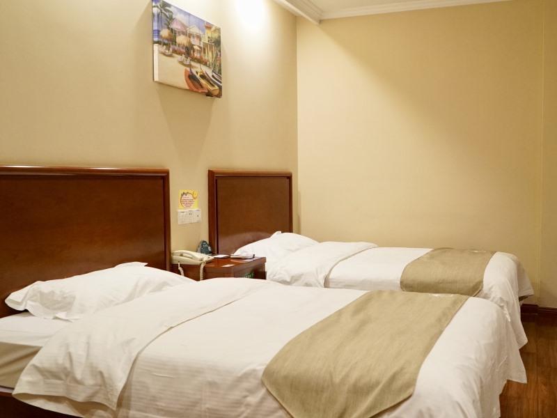 Bed room
