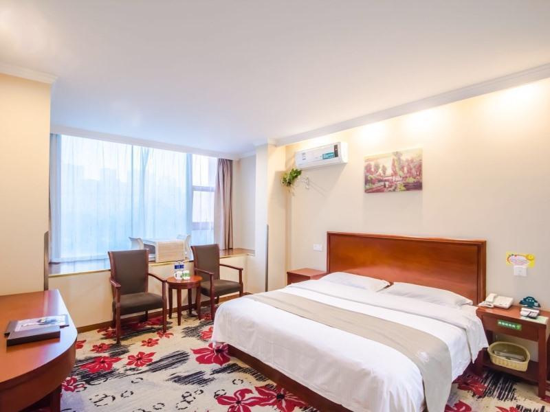 Bed room