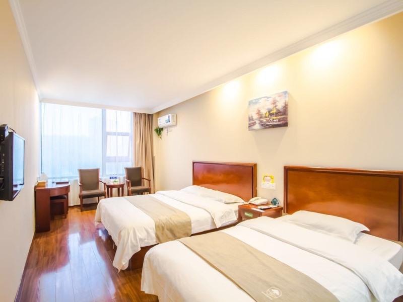 Bed room