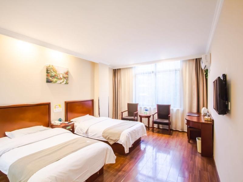 Bed room