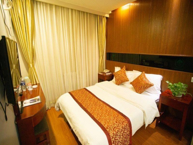 GreenTree Inn TianJin GuLou Square Express Hotel image 7