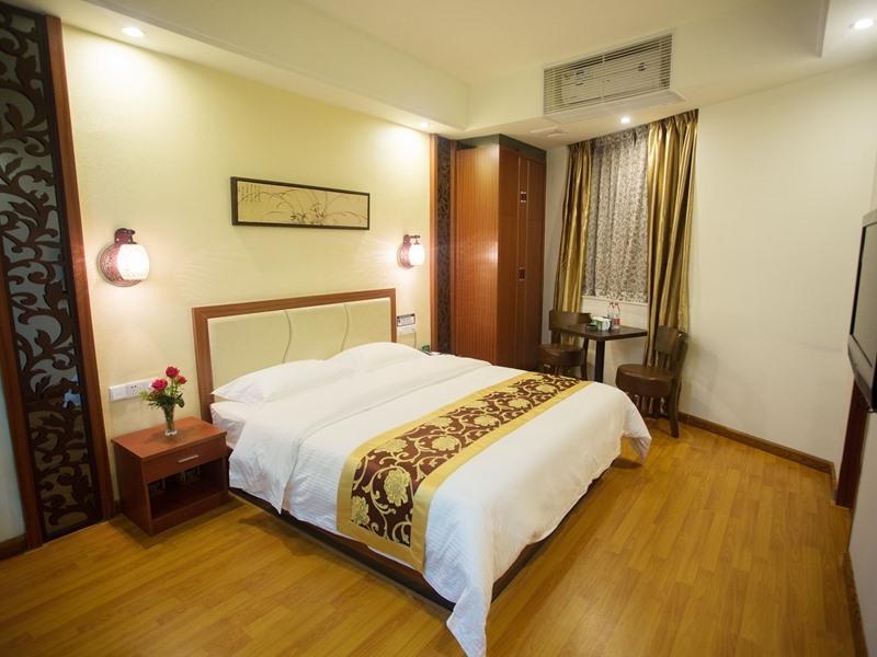 Bed room