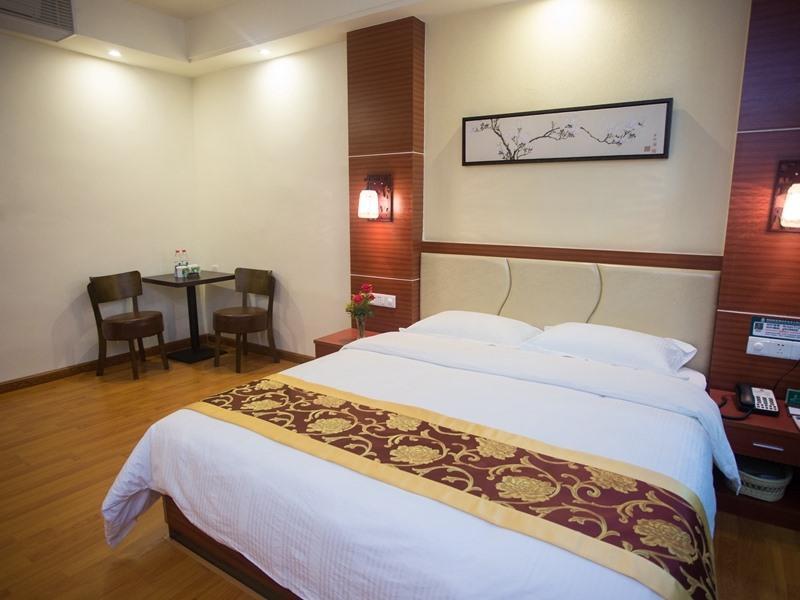 Bed room
