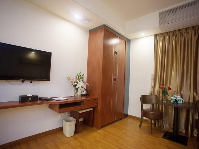 Bed room