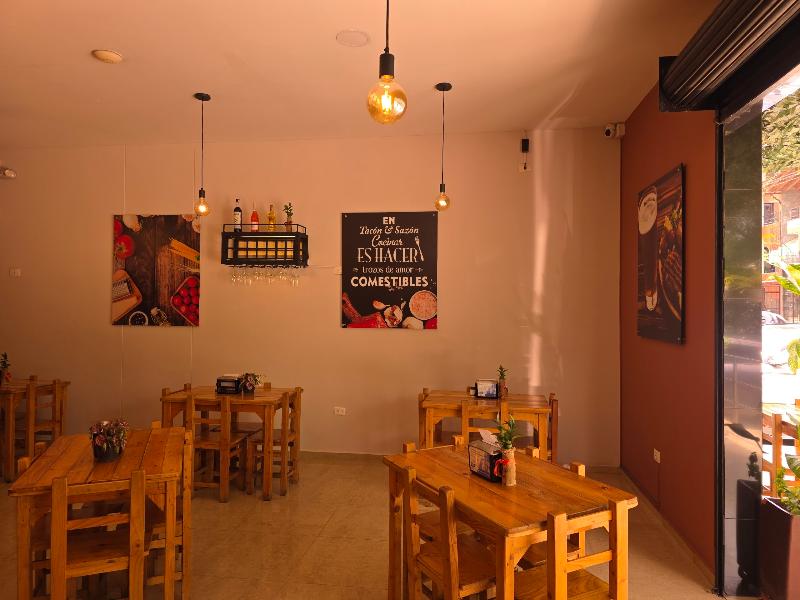 Hotel Monarca image