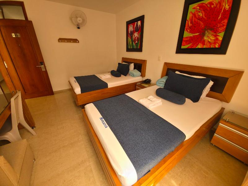 Hotel Monarca image