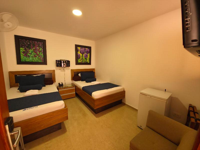 Hotel Monarca image