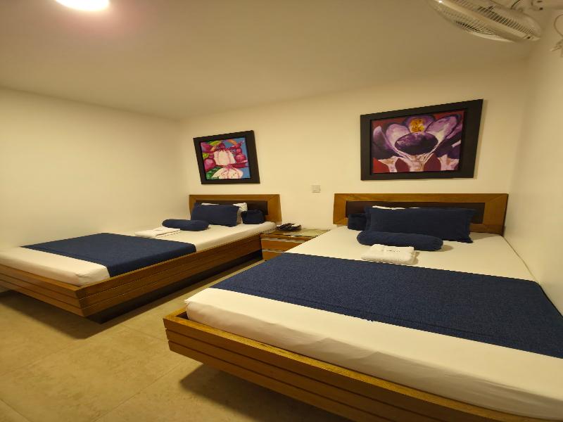 Hotel Monarca image