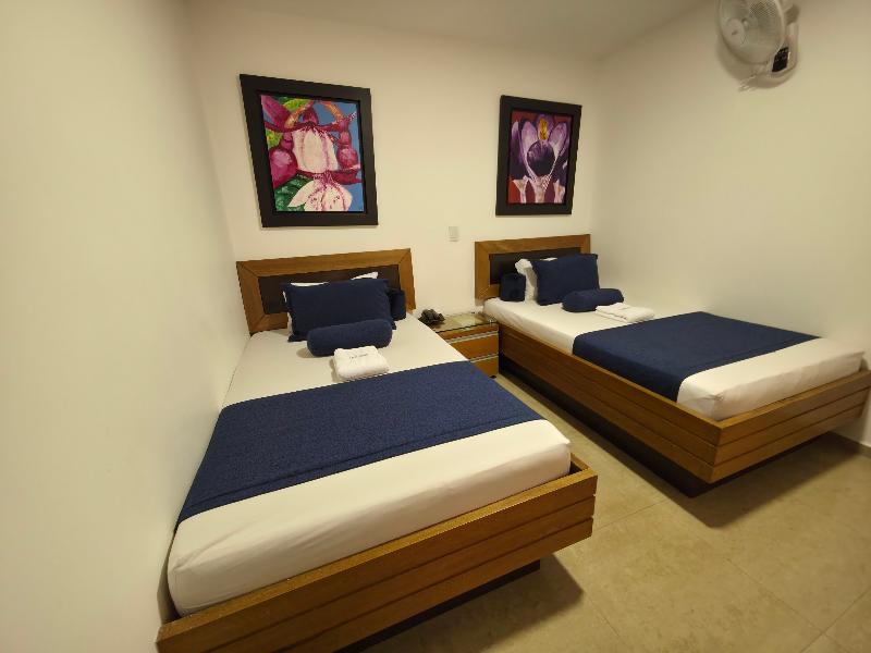 Hotel Monarca image