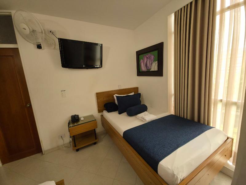 Hotel Monarca image