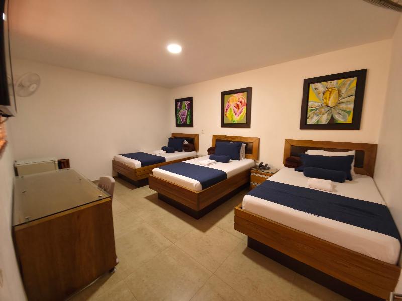 Hotel Monarca image