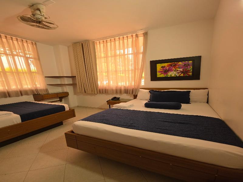 Hotel Monarca image