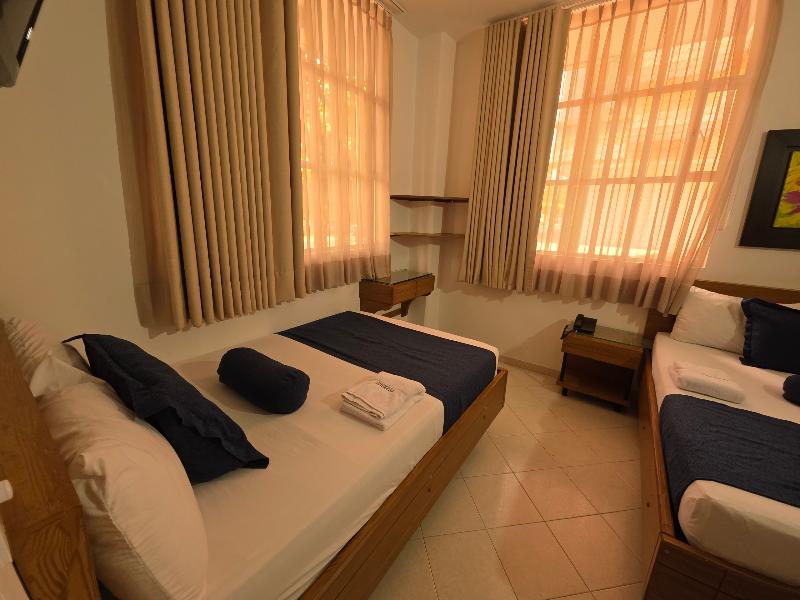 Hotel Monarca image