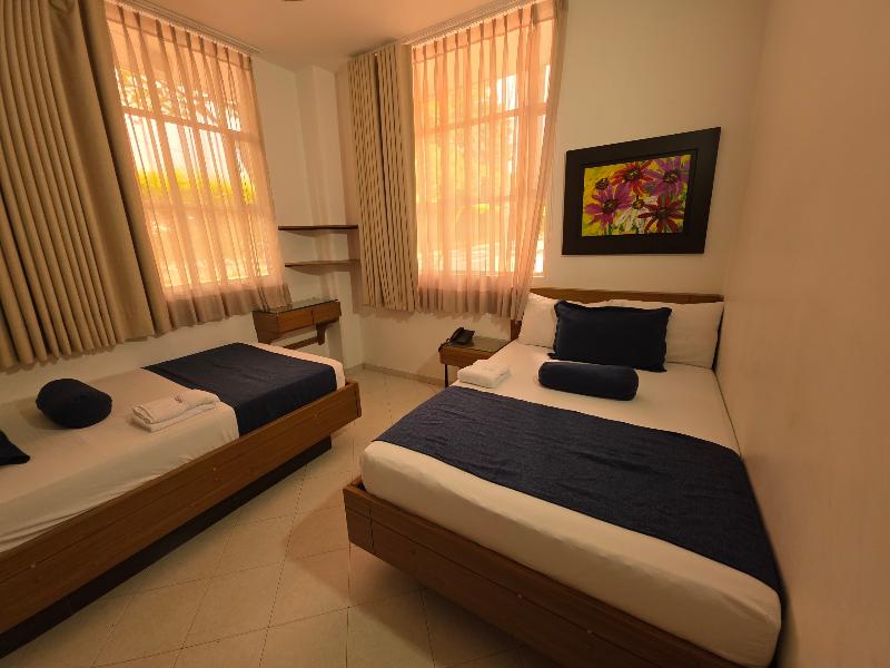 Hotel Monarca image