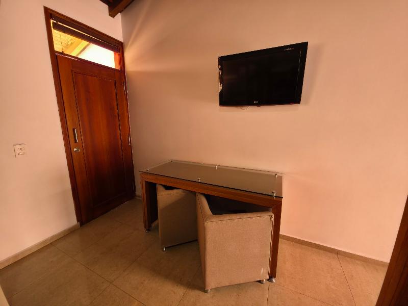 Hotel Monarca image