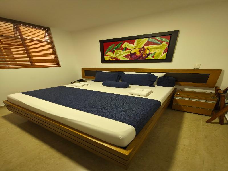 Hotel Monarca image