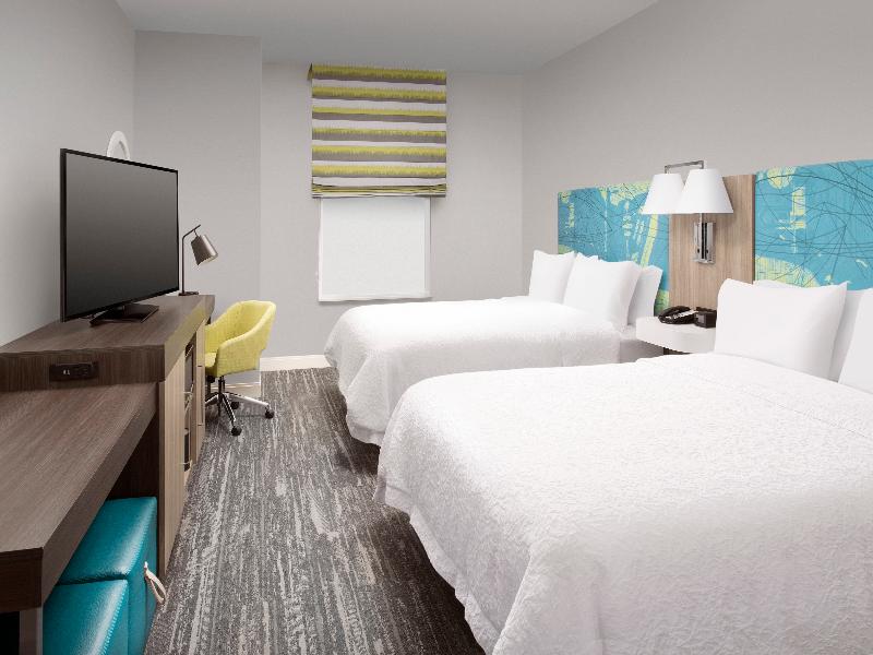 Hampton Inn Miami Airport East image