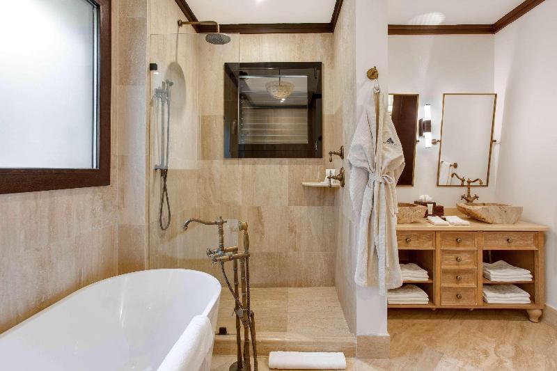 Zemi Beach House, LXR Hotels & Resorts image