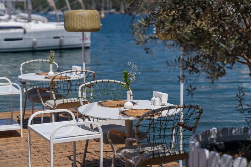 Yacht Classic Hotel image