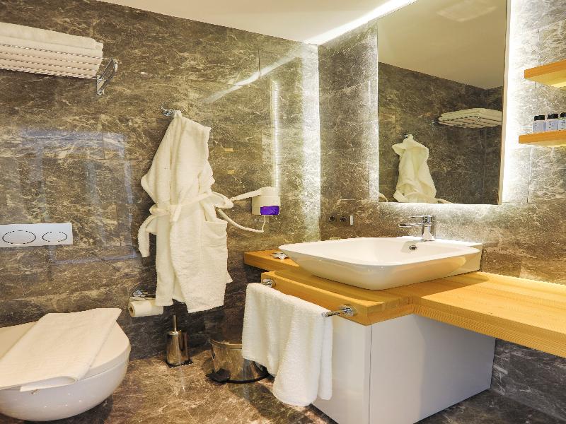 Vita Bella Resort & Spa image