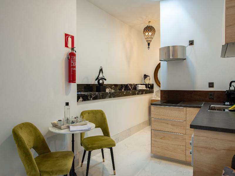 El Charco Suite image