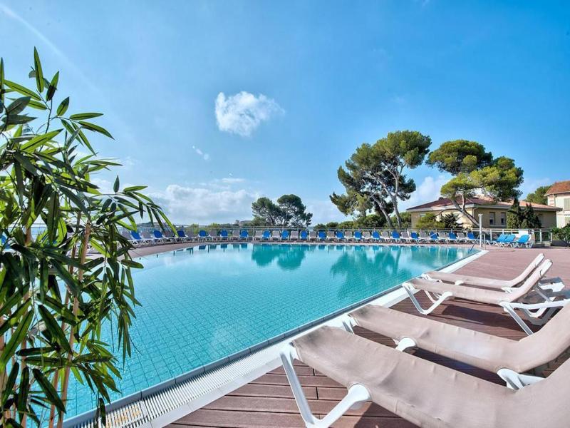 Hotel Club La Font Des Horts image