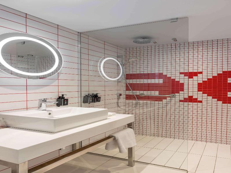 Radisson Red V&A Waterfront, Cape Town image