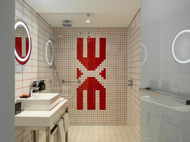 Radisson Red V&A Waterfront, Cape Town image