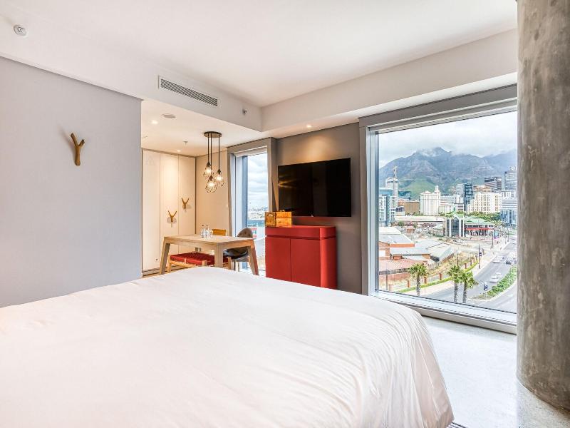 Radisson Red V&A Waterfront, Cape Town image