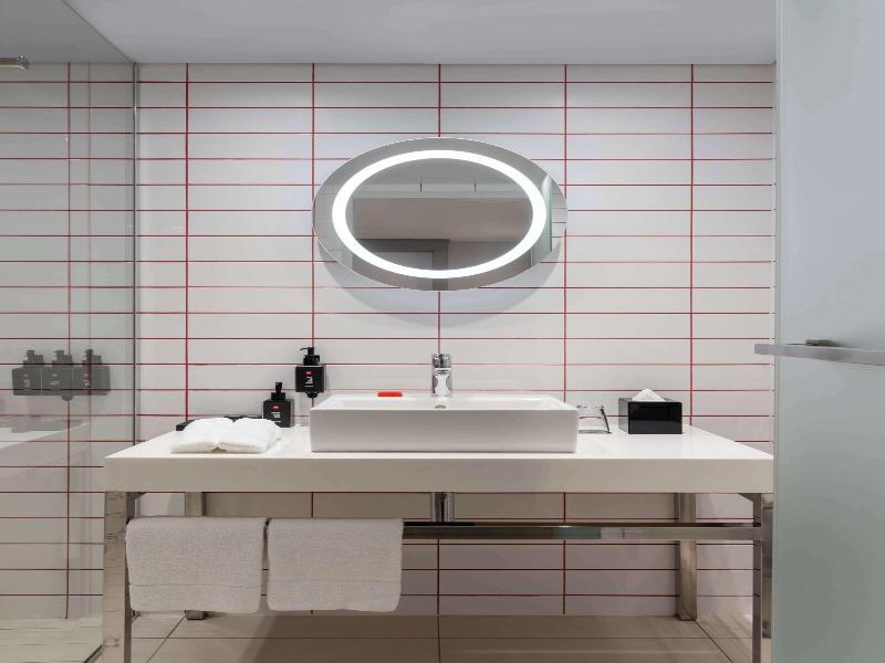 Radisson Red V&A Waterfront, Cape Town image