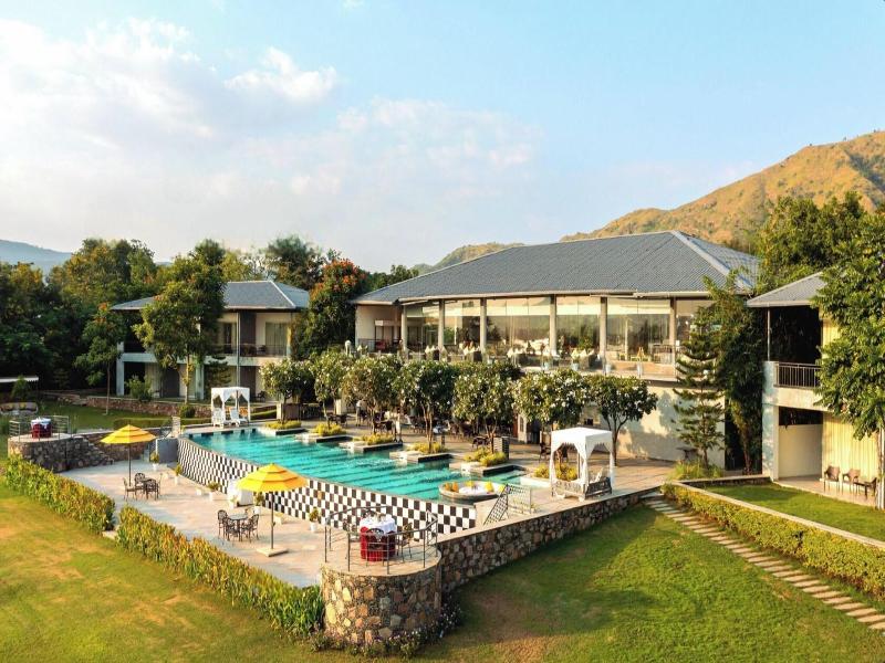 Tat Saraasa Resort & Spa image