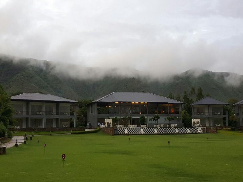 Tat Saraasa Resort & Spa image
