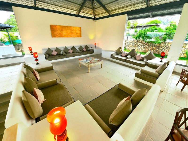 Tat Saraasa Resort & Spa image