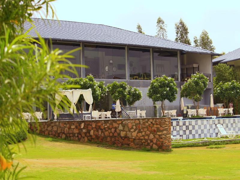 Tat Saraasa Resort & Spa image