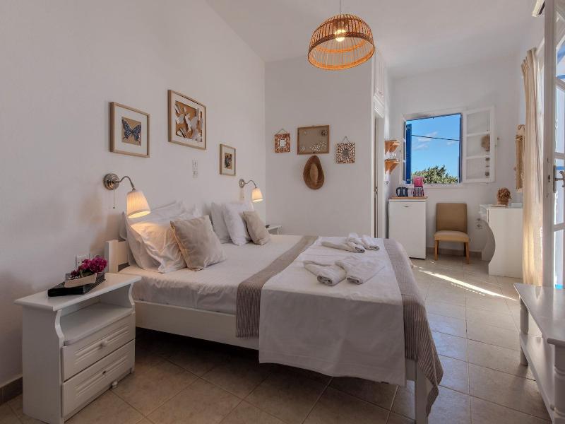 Heliotropio Studios & Apartments image