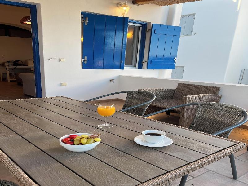 Heliotropio Studios & Apartments image