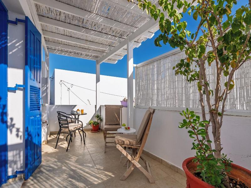 Heliotropio Studios & Apartments image